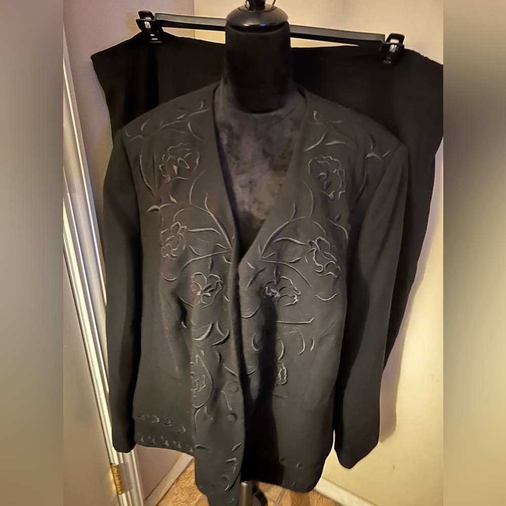 John Meyer Black floral inlay suit- jacket & skirt. vintage plus-size suit 26w